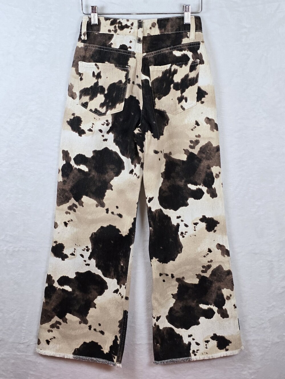 PrettyLittleThing Petite Cow Print Wide Leg Jeans Raw Hem Brown Tan Sz.00 - Picture 6 of 14